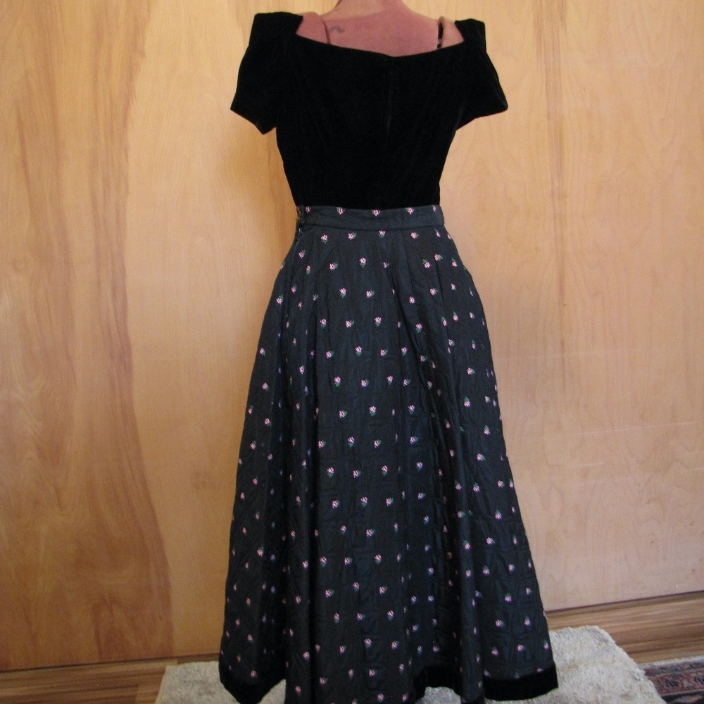 Vintage 50s black taffeta circle skirt & black velvet top, Alex Colman, size 12